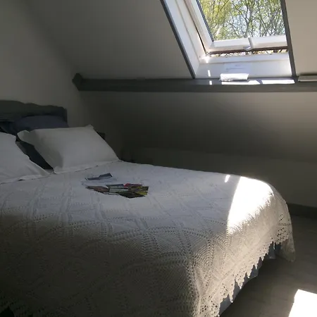 Bed & Breakfast La Mansarde Neuville-sous-Montreuil