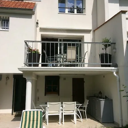 La Mansarde Bed & Breakfast Neuville-sous-Montreuil