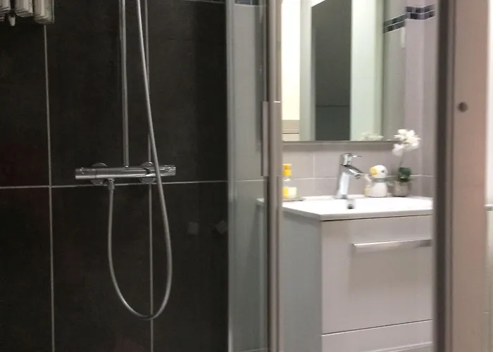 La Mansarde Couette-café 3*