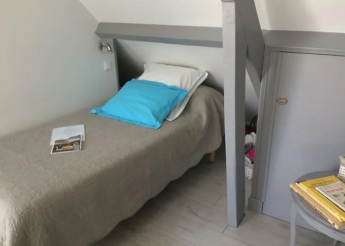 La Mansarde Couette-café 3*